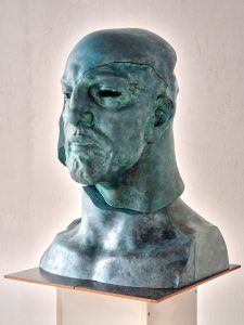 Autor-Aurelian Apostol