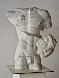 Autor-Aurelian Apostol
